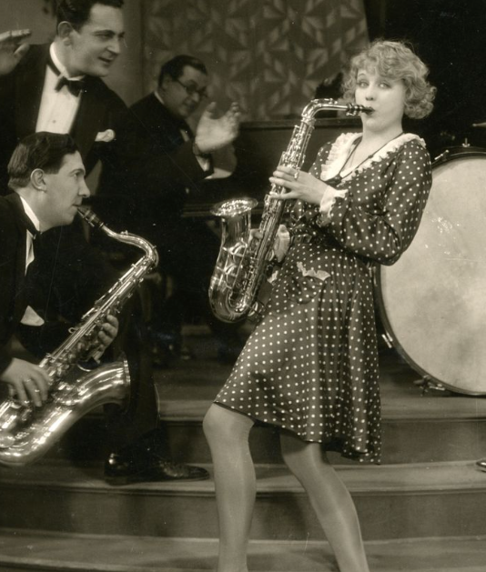 Saxophon-Susi (Miss Saxophone).